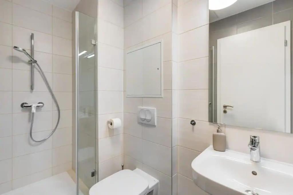 Terrace Vista-Modern 2Br Retreat Apartman Budapest Kültér fotó