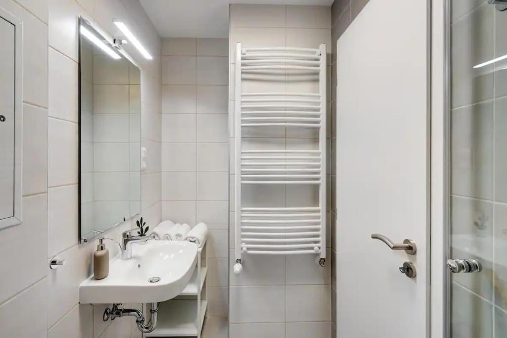 Terrace Vista-Modern 2Br Retreat Apartman Budapest Kültér fotó